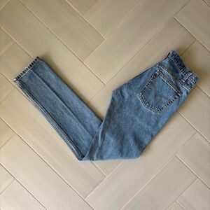 Vintage Levi’s 505 Regular Fit Jeans
Made in 1998 | Size 31x34–see measurements